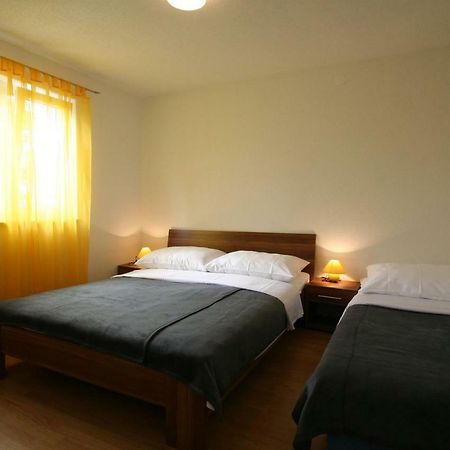 Apartments Hodzic Šilo Εξωτερικό φωτογραφία