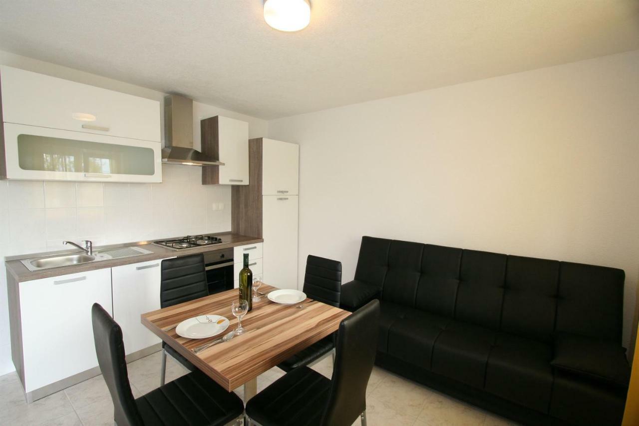 Apartments Hodzic Šilo Εξωτερικό φωτογραφία